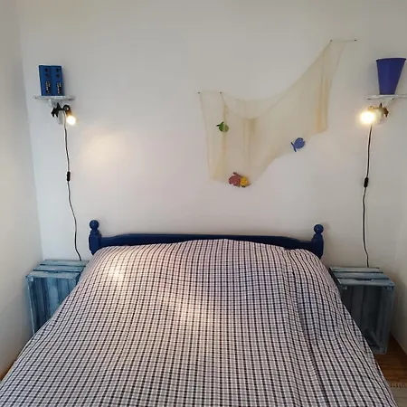 Garden Apartment *